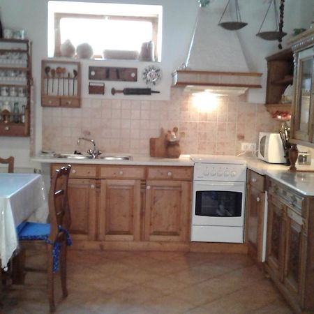 Nosztalgia Vendeghaz Hotel Mezőkövesd Buitenkant foto